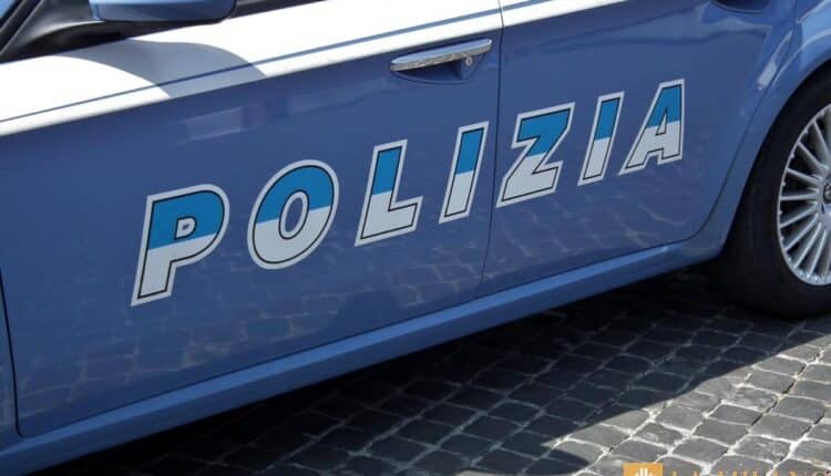 Verona, pusher nasconde nei calzini la droga “thailandese” arrestato