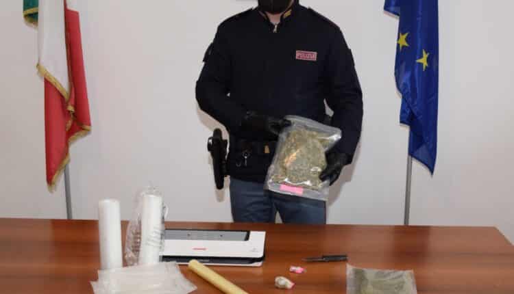 Crema, spacciava in città, teneva la droga in un capannone dismesso: arrestato con 4 etti di marijuana