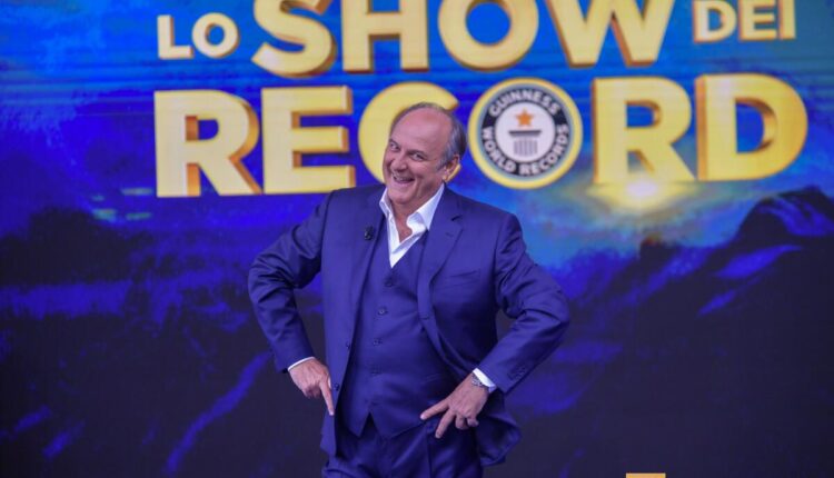 Milano, Gerry Scotti torna in prima serata con le prove impossibili e bizzarre de "Lo show dei record"