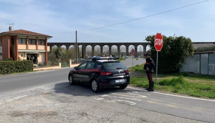 Lucca, Guamo sorpresi in casa dal proprietario. I Carabinieri arrestano due persone