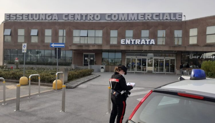 Porcari, rubano all'Esselunga, arrestati dai Carabinieri