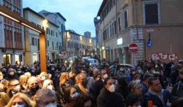 Pesaro, inno di pace e di rinascita, festa per la Capitale italiana della Cultura 2024
