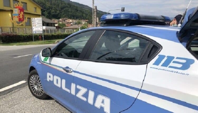 Varese, mena la cassiera e deruba locale a Luino: arrestato