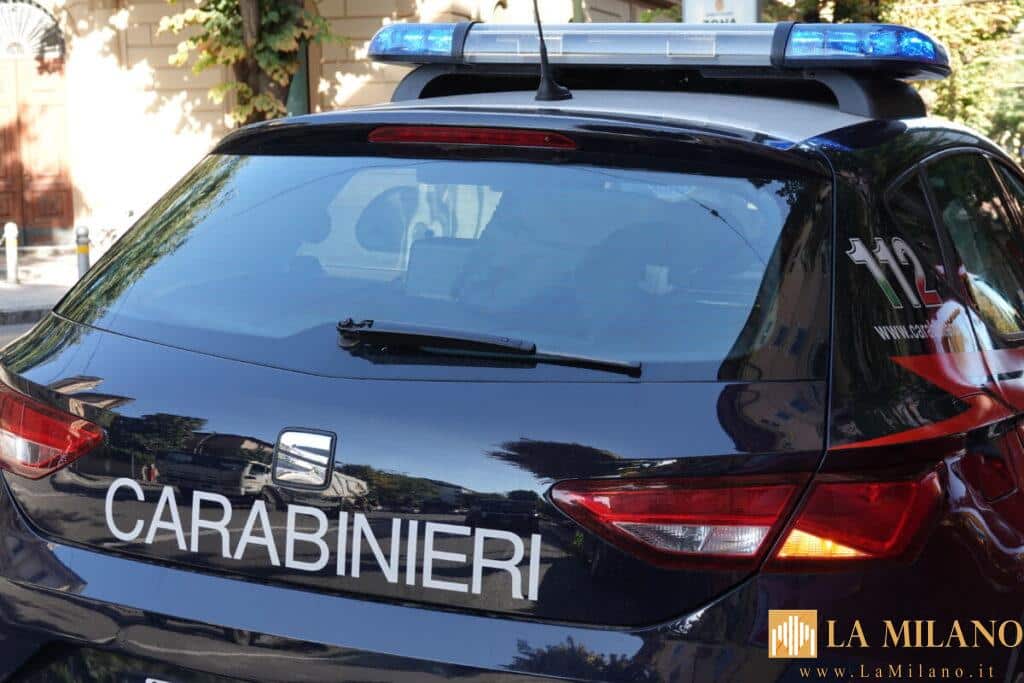 Bologna, minore forza posto di blocco con uno scooter rubato