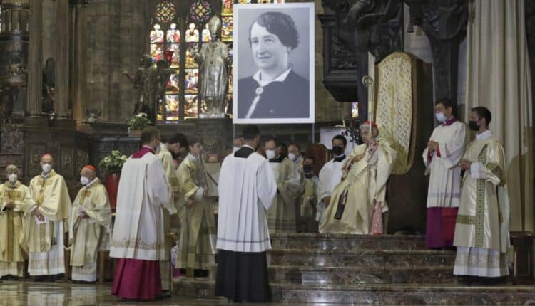 Armida Barelli e Don Mario Ciceri