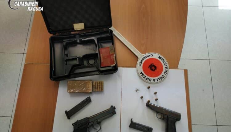 Modica, Carabinieri arrestano sciclitano per detenzioni clandestina di armi e munizioni