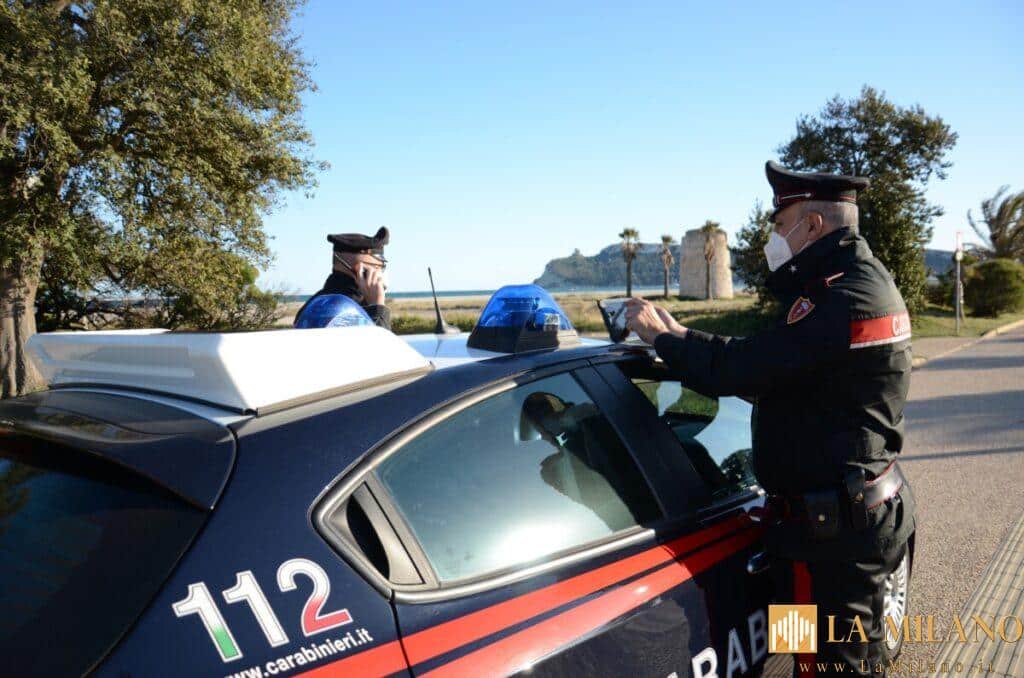 Cagliari, cavallo investe uomo in bici sul lungomare Poetto