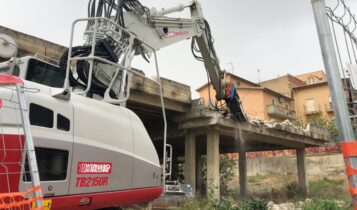 Camporeale, Regione demolisce scuola incompiuta