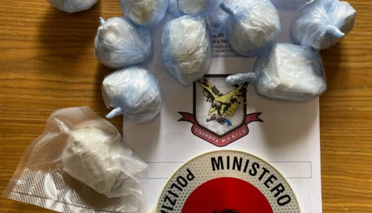 Pescara, cercano armi, trovano la cocaina: pusher arrestato