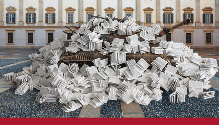 Milano, in piazzetta Reale la cultura che ferma la guerra