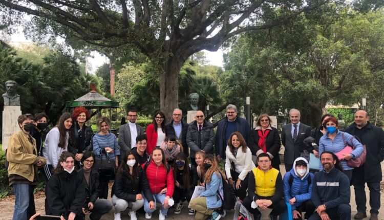 Catania, riqualificazione del viale degli uomini illustri.