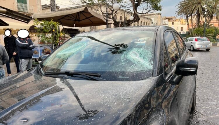 Ortigia, rissa in Piazza Pancali, 5 arrestati