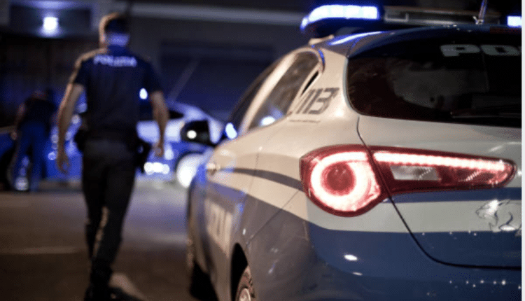 Torino, uomo aggredisce due passanti in pieno centro