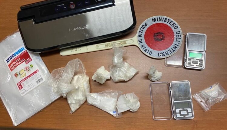 Pescara, arrestati una 70enne e un 50enne per spaccio