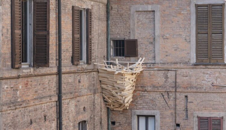 Milano, Apre il 31 'Tadashi Kawamata. Nests in Milan' 