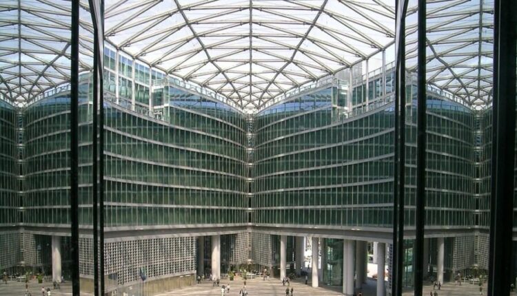 Milano, piano finanziario di 145 milioni di euro