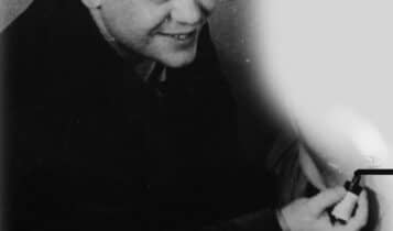 totalitarismi del XX secolo, ha pubblicato per Sellerio, tra gli altri, romanzi particolarmente noti come “Lumen”, “Kaputt Mundi”, “La notte delle stelle cadenti” e “La sinagoga degli zingari”. I suoi romanzi sono pubblicati, oltre che in Italia e negli Stati Uniti, in altri quindici Paesi. Sempre alla Besurica avranno luogo i seguenti incontri: venerdì 20 maggio alle 17.30 sarà presentato il libro "Luci sul mare" (Ediciclo, 2022) di Claudio Visentin a cura dell’Associazione Nuovi Viaggiatori; venerdì 27 maggio sarà la volta di “Ucraina. La catena che ci unisce” (in uscita con Libertà, 2022) di Thomas Trenchi e Marcello Pollastri con fotografie di Andrea Pasquali. Venerdì 3 giugno alle 17.30 avrà luogo la presentazione di "Quello che resta di una vita” (La Compagnia della Stampa, 2022) a cura di Antonella Dell'Aquila. Venerdì 10 giugno presentazione del libro "Baby rosa gang" (Scatole Parlanti, 2021) di Paola Della Mariga. Venerdì 17 giugno sarà la volta de "Il mistero del doppio ritratto di Klimt" (Pontegobbo, 2018) di Ermanno Mariani. Interverrà Lucia Pini, direttrice della Galleria d'Arte Moderna Ricci Oddi, per parlare della mostra “Klimt, l'uomo, l’artista, il suo mondo”, insieme all’assessore Jonathan Papamarenghi. Alla Passerini-Landi, si partirà mercoledì 18 maggio alle 17.30 con la presentazione del libro "Alessio Tramello" (Lir, 2018) di Valeria Poli; mercoledì 25 maggio sempre alle 17.30 “C'era una volta la disco” (Lir, 2022) del Dj Francesco Vaccari, mercoledì 8 giugno sarà la volta de "I giorni lunghissimi della nostra infanzia" (Nottetempo, 2022) di Laura Fusconi per concludere mercoledì 15 giugno con la presentazione del libro “L'ottava luna piena” (Pontegobbo, 2022) di Lorena Tassara. Hanno preso parte alla conferenza stampa di stamani l’assessore alla Cultura Jonathan Papamarenghi, il responsabile della Passerini Landi, Graziano Villaggi e Benedetta Barbieri, operatore culturale presso la biblioteca di via San Pietro. Per tutti gli incontri l’ingresso è libero.