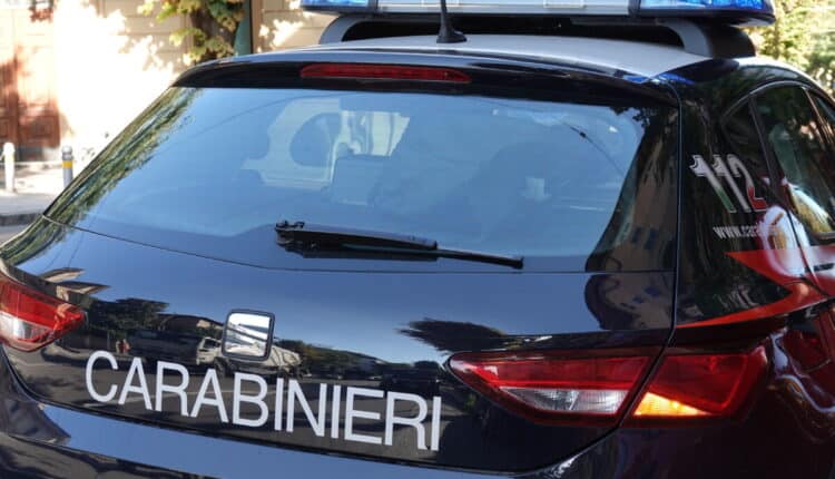 Bologna, ragazza minorenne denunciata per furto