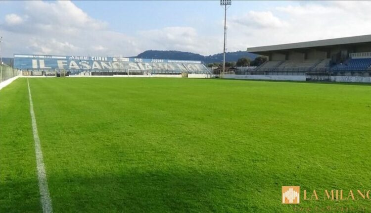 Brindisi, 6 tifosi responsabili di invasione di campo.