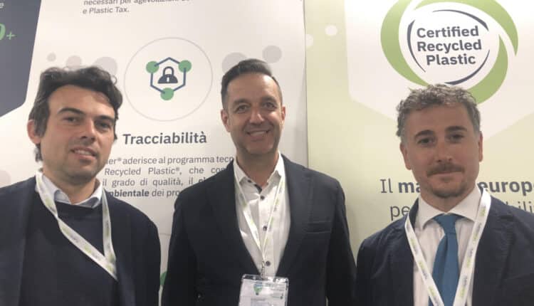 Milano, "Plastica riciclata" con QR code e blockchain