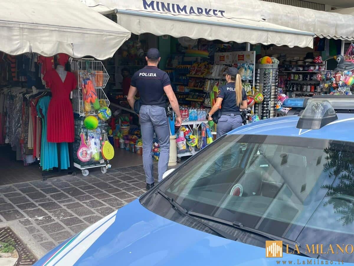 Rimini, rapinano un minimarket, arrestati