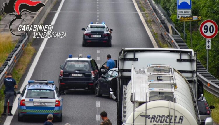 Como, inseguimento con doppio speronamento: bloccata la SS36