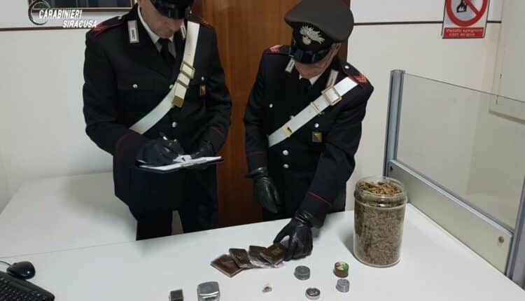 Canicattini Bagni, arrestato spacciatore grazie al fiuto del cane Riley