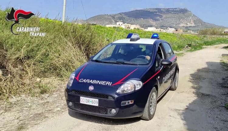 Trapani, brucia rifiuti sulla pubblica via: arrestata