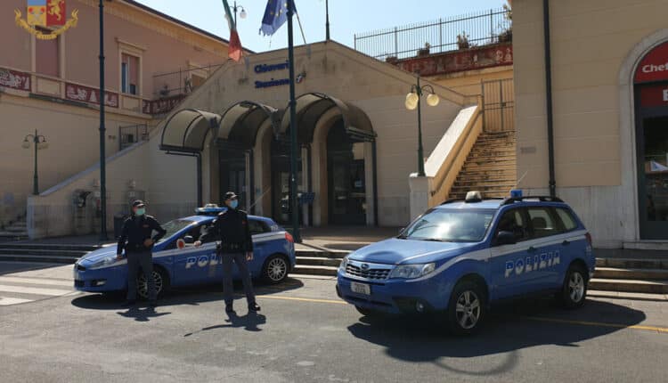 Genova, viaggia in treno con le dosi di droga in bocca
