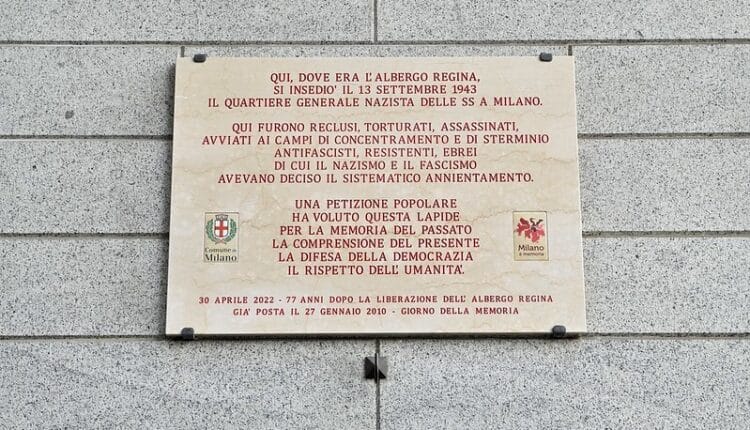 Milano, svelata la nuova targa per non dimenticare le atrocità commesse