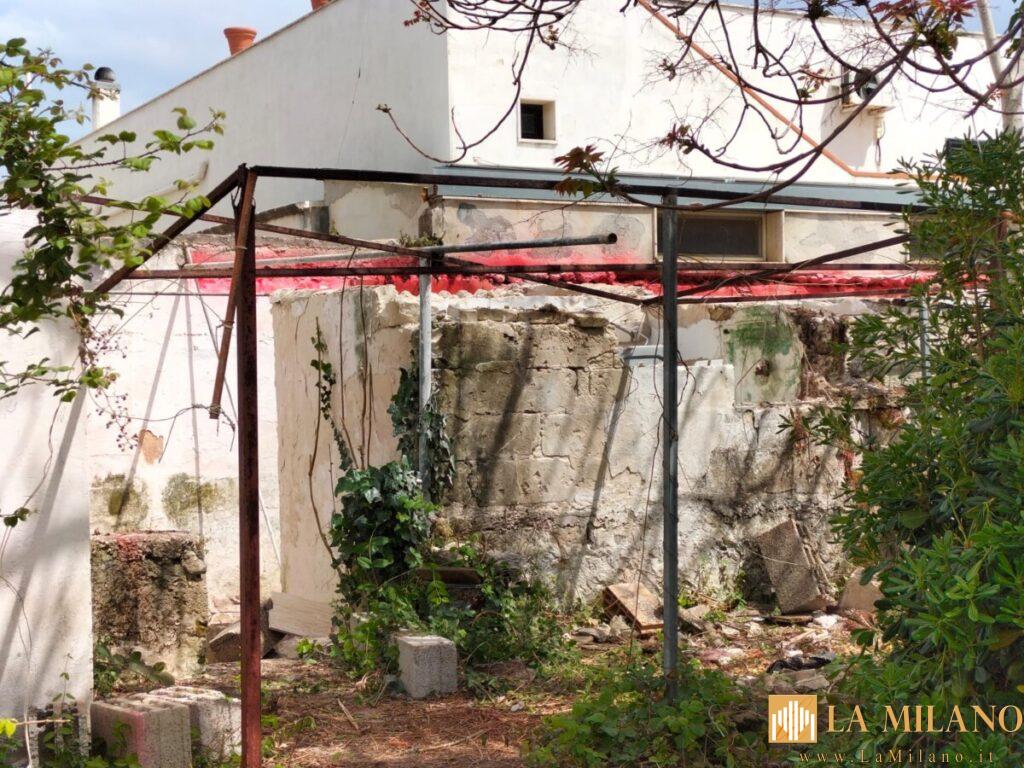 l’Ufficio AmLecce, rimosse quasi 2 tonnellate di amianto in Via Dal Pozzo Toscanelliiente comunica che nella giornata di ieri si è proceduto alla rimozione di 1,940 tonnellate di amianto poste a copertura di un fabbricato realizzato negli anni ’60 in Via Dal Pozzo Toscanelli,