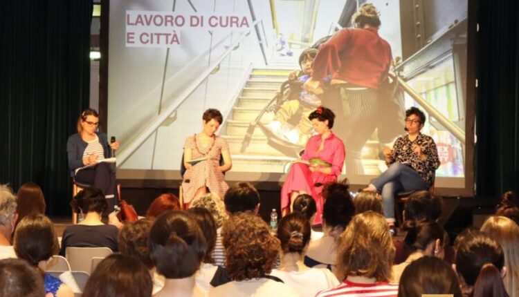 Milano, “Lo spazio non è neutro”: Ripensare l’urbanistica per superare le barriere di genere