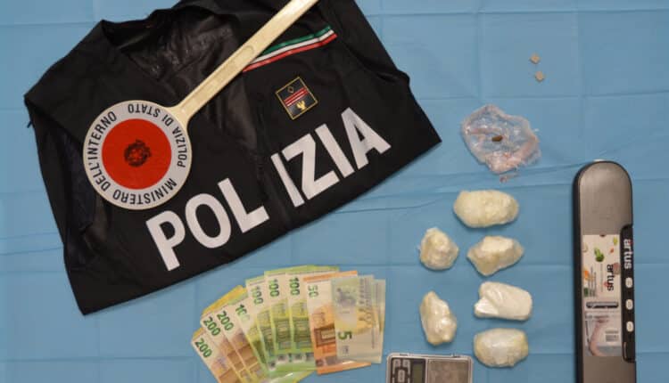 Belluno, arrestata giovane per detenzione di stupefacenti