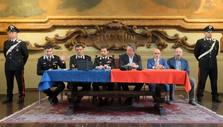 Bologna, Confragricoltura dona strumenti ai Carabinieri