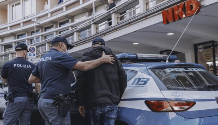 Bolzano, cittadino marocchino accompagnato al C.P.R. di Torino