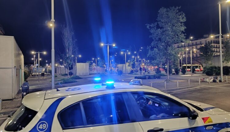 Napoli, piazza Garibaldi: lotta, degrado e abusivismo