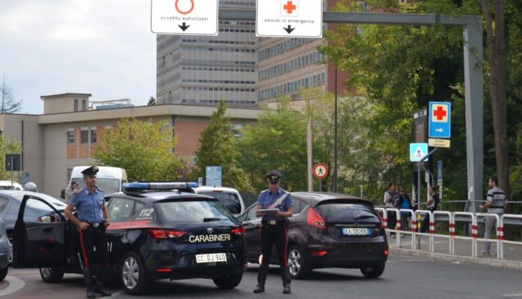 Cagliari, entra in Pronto Soccorso con il coltello e minaccia i sanitari