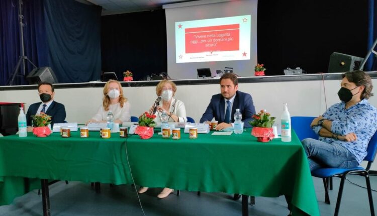 Catania “arance della legalità” trasformate in marmellate