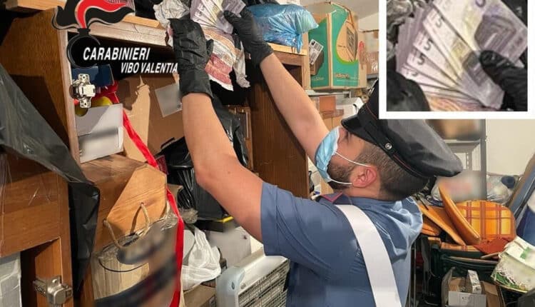 Vibo Valentia, banconote false e botti illegali: un arresto