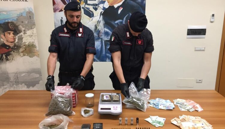 Crotone, droga, soldi e proiettili nascosti nella caldaia: 30enne arrestato