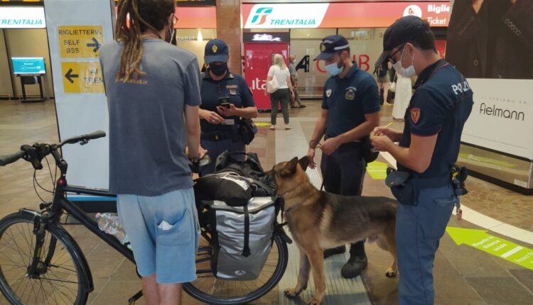 Verona, vendeva hashish ai minorenni: arrestato