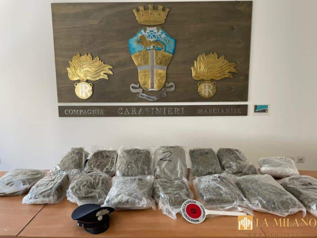 Caserta, in auto con 16kg di marijuana: arrestato