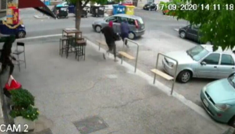 rapina gocce di caffè