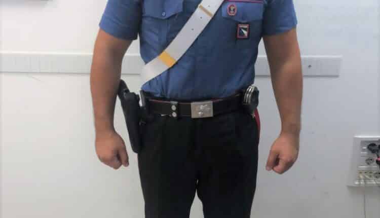 Bologna, graffiti, armi e funghi allucinogeni: 3 denunciati