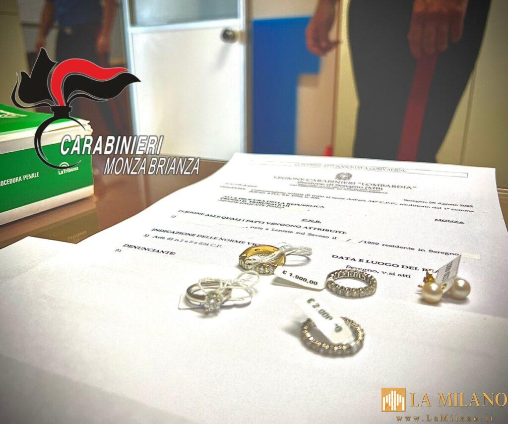 Seregno, chiede aiuto al vicino ma lui le ruba tutto l'oro