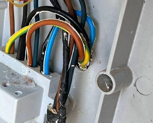 cavi elettrici con logo