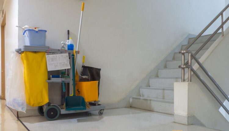 Cleaning,Tools,Cart,Wait,For,Cleaner.bucket,And,Set,Of,Cleaning