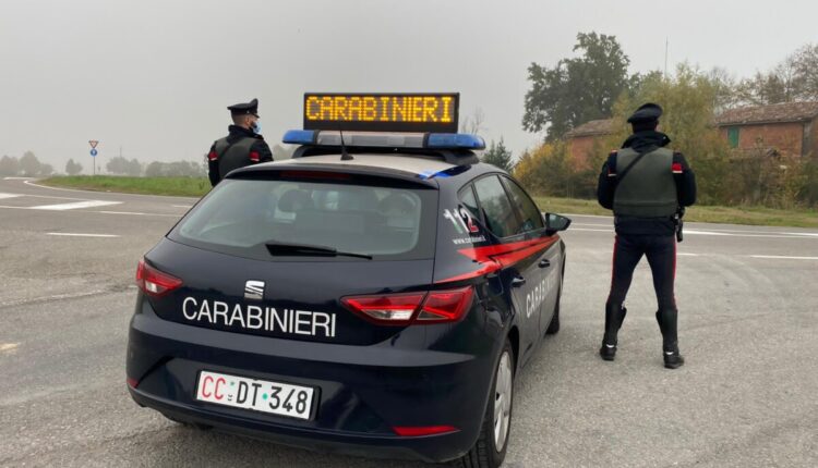 Bologna, telefonate e messaggi minatori, pedinamenti sotto casa e al lavoro: 30enne ai domiciliari per stalking