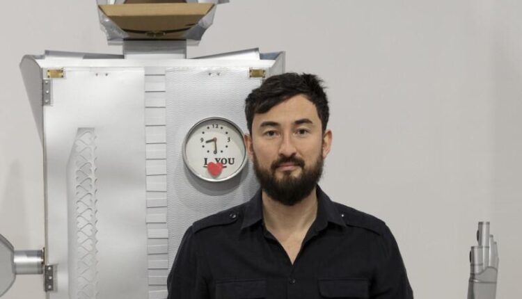 Prada presenta la mostra “Who the Bær”