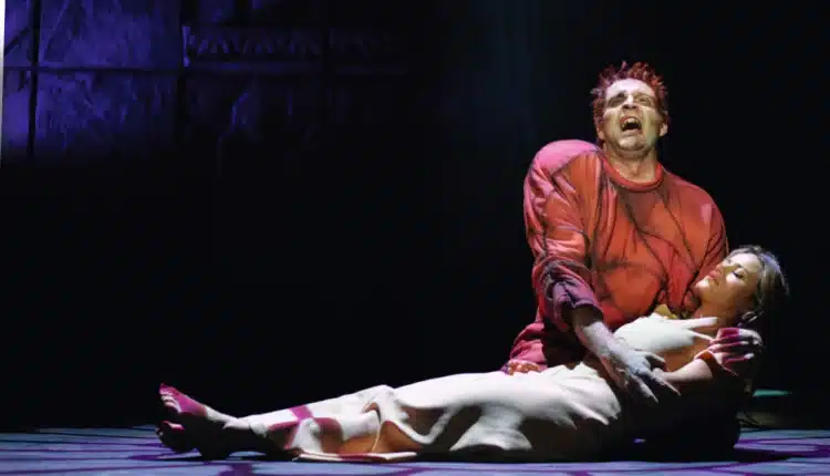 Milano, Teatro Arcimboldi: Il musical Notre Dame de Paris torna a 20 anni dal debutto